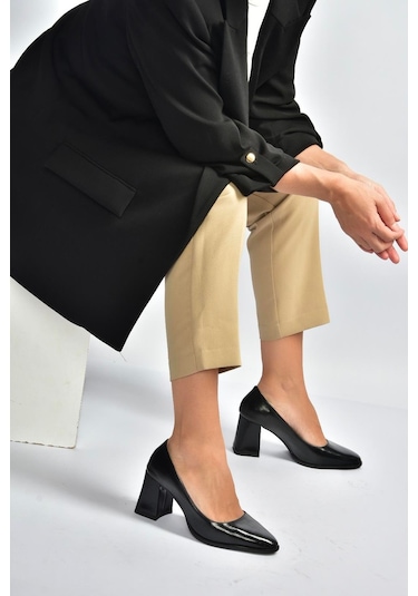 Fox Shoes V676680060 Siyah Rustik Kalın Topuklu Kadın Ayakkabı Siyah