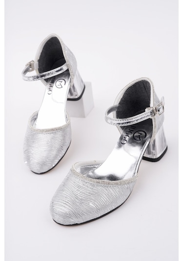 Muggo Else Bilekten Bağlamalı Simli Kız Çocuk Kısa Topuklu Ayakkabı Gümüş