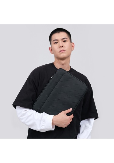 Çapraz Vücut Askılı Laptop Çantası Skinarma Juno 14 İnç Uyumlu Cross-hatch Desenli Naylon Siyah