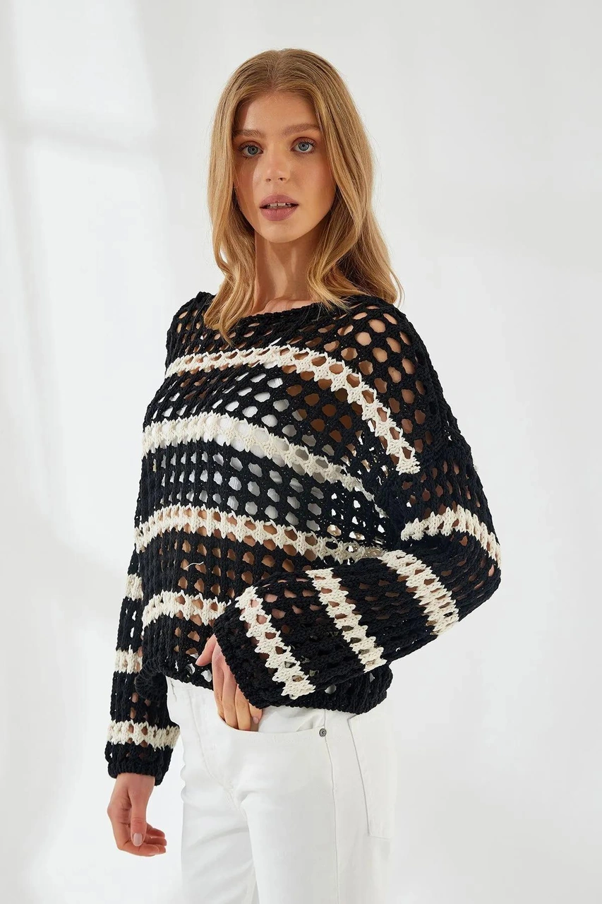 6877 Kadın Çizgili Ajurlu Kayık Yaka Triko Kazak Siyah Siyah