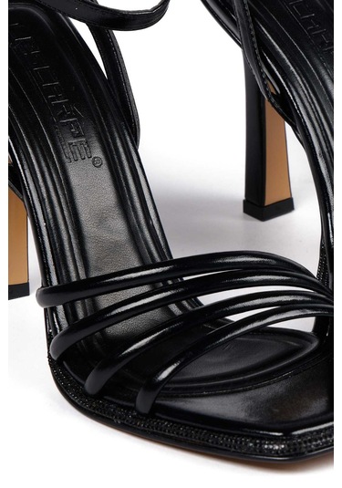 Bestello Taşlı Neolit Taban Ince Topuklu 281-2023 Kadın Sandalet Siyah