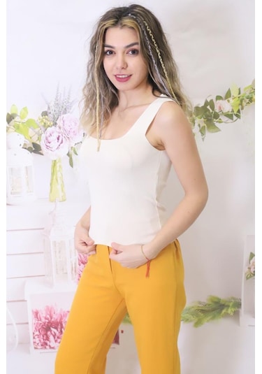 Kadın Beyaz Kare Yaka Triko Atlet Bluz Crop Standart Beden Beyaz