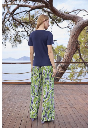 Monamise Kadın Yaprak Desenli Dantelli Kısa Kollu V Yaka Saten Alt Üst Takım 25071 Lacivert