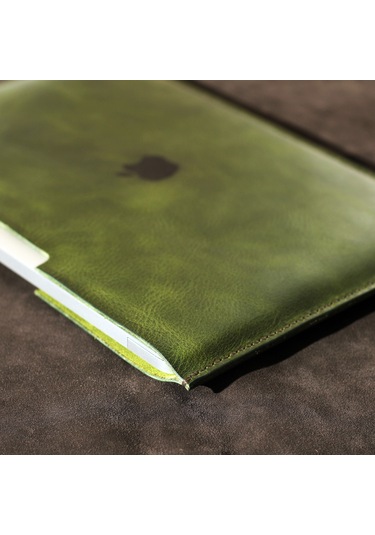 Kişiye Isme Özel Adonis Macbook Air Hakiki Deri Kılıf Yeşil