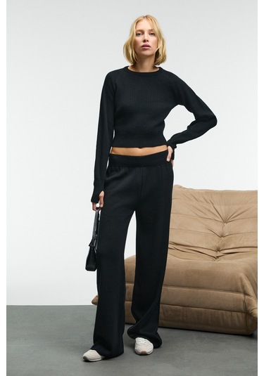 MARIPOSA Kadın Yuvarlak Yaka Çizgi Desenli Crop Geniş Paça Triko Siyah Alt-Üst Takım