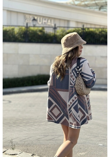 Kadın Kahve Desenli Astarlı, Kruvaze Ceket Yaka, Tek Düğme, Rahat Kalıp, Fitilli Kaşe Kumaş Kaban Kahve Kadın Kahve Desenli Astarlı, Kruvaze Ceket Yaka, Tek Düğme, Rahat Kalıp, Fitilli Kaşe Kumaş Kaban Kahve