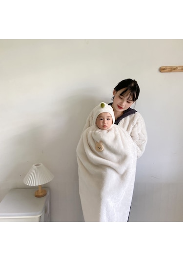 Flanel Rüzgar Geçirmez Yorgan Büyük Atışlı Karikatür-beyaz Beyaz