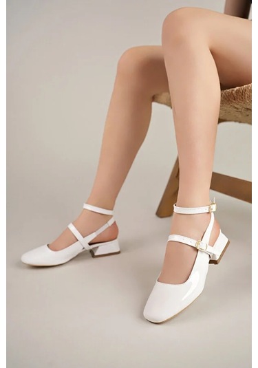 Beyaz Pine Cone Kapalı Küt Burun Topuklu Kadın Ayakkabı Beyaz Beyaz