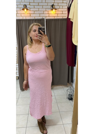 Tuba Toptaş Yırtmaçlı Gofre Elbise Pembe