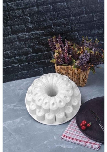 Taç Özlem Döküm Kek Kalıbı Krem Tac-6550