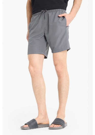 DeFacto Regular Fit Kısa Boy Cepli File Astarlı Beli Bağcıklı Düz Hafif Kumaş Deniz Şortu E5133AXNSGR474