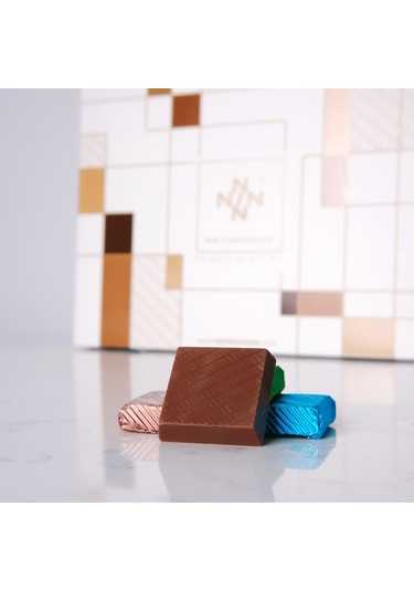 Nin Beyaz Kutu Lux İnce Kare Çikolata