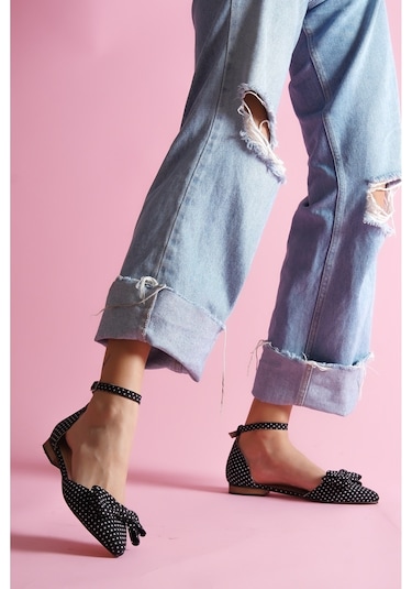 Misty Siyah Puantiyeli 2 Cm Topuklu Bilekten Bantlı Sivri Burun Günlük Babet Siyah