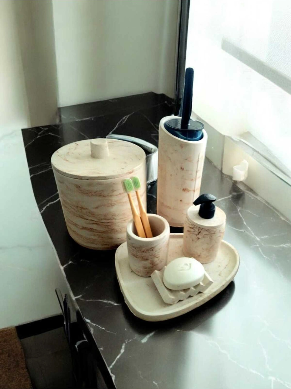 Bej Mermer Desen Tam Beton Banyo Seti,tuvalet Fırçası,çöp Kovası,katı,sıvı Sabunluk,tepsi Bej