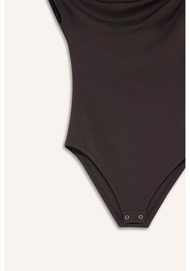 Defacto Slim Fit Dar Kesim Asimetrik Bluz F7297ax25aubn340 Kahve