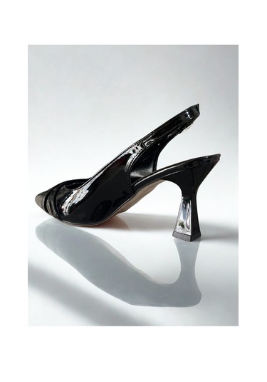 Sivri Burun Çift Tokalı Siyah Rugan Kayışlı Stiletto Siyah - Rugan