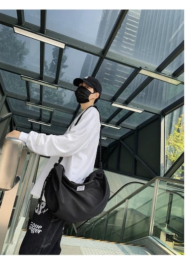 Gri Tek Omuz Crossbody Çanta Naylon Spor Yüksek Kapasiteli Seyahat Çapraz Omuz Sırt Çantası Erkek Ve Kadın Tek Omuz Çantası Gri