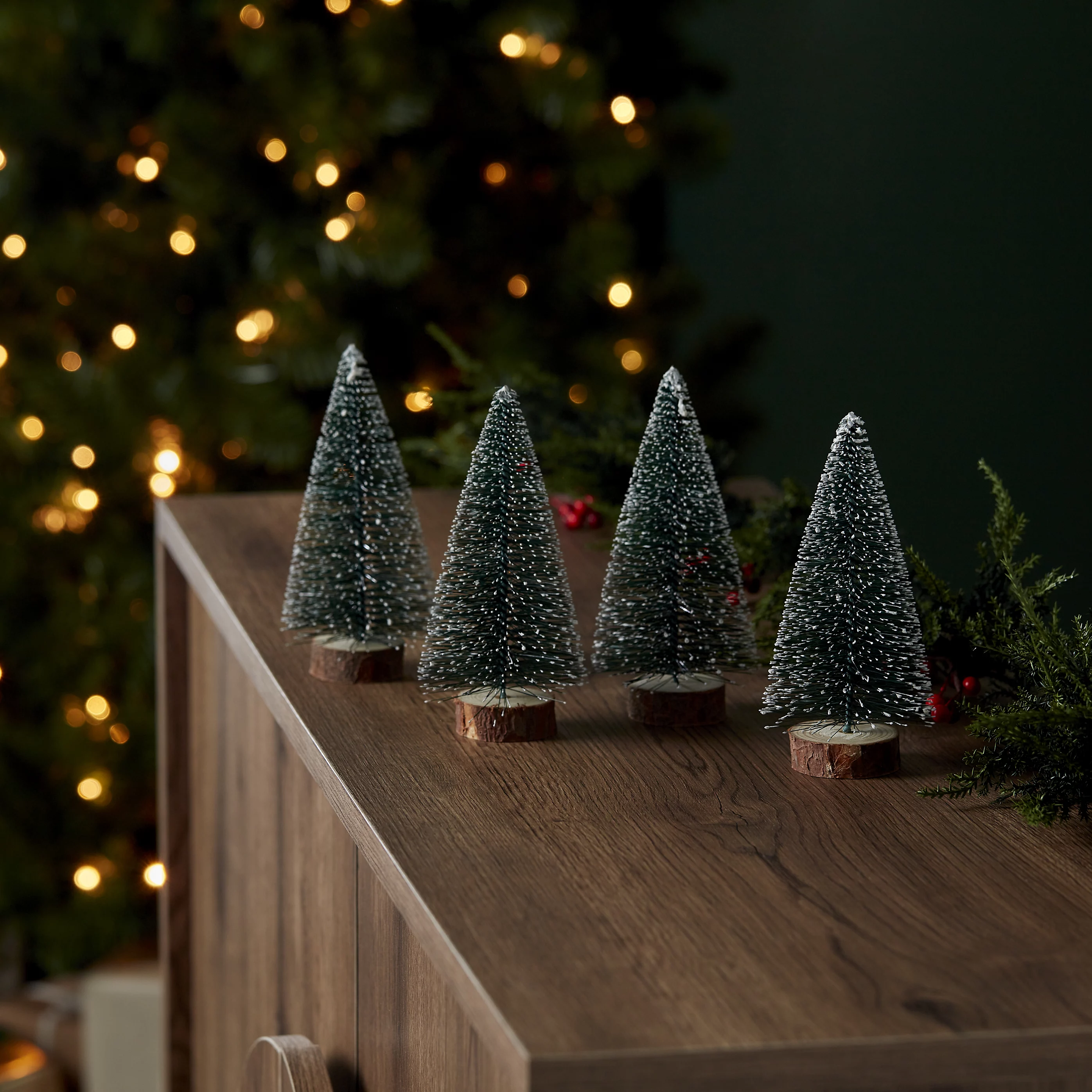 4 Adet 16,5 Cm Dekoratif Yılbaşı Ağacı Süsü 16cm