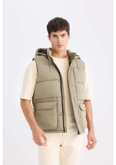 DeFacto Regular Fit Kapüşonlu Fermuarlı Cepli Şişme Yelek D6285AX25SPKH465
