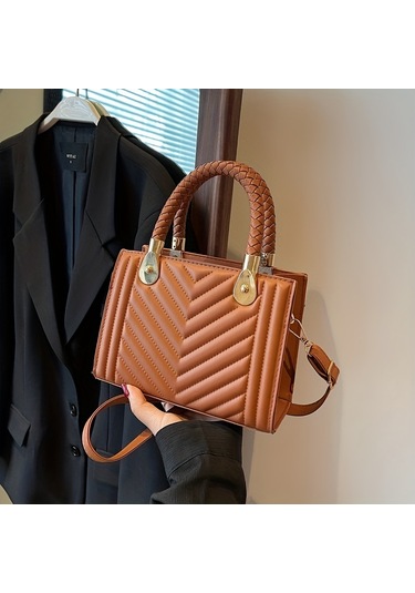 Klasik Kapitone Detaylı Kare Bayan Çanta