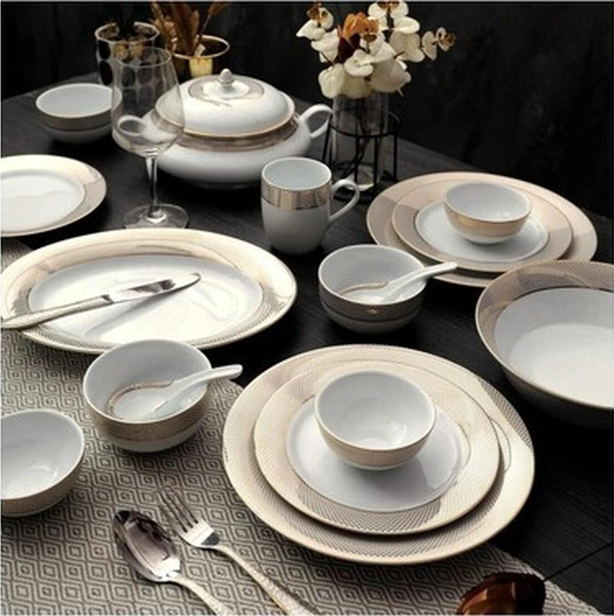 Eureka Koleksiyonu 21 Parça Yemek Seti - Gerçek Altın Kaplama Geometrik Desenli Premium Porselen Süt Beyazı