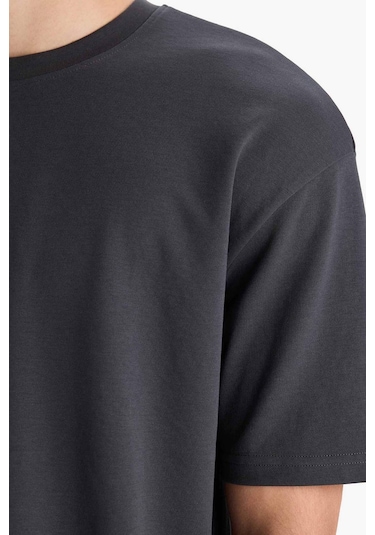 DeFacto Oversize Geniş Kalıp Ütü Gerektirmeyen Bisiklet Yaka Kısa Kollu Basic Düz Ağır Kumaş Tişört X3926AZ25SPAR104 DeFacto Oversize Geniş Kalıp Ütü Gerektirmeyen Bisiklet Yaka Kısa Kollu Basic Düz Ağır Kumaş Tişört X3926AZ25SPAR104