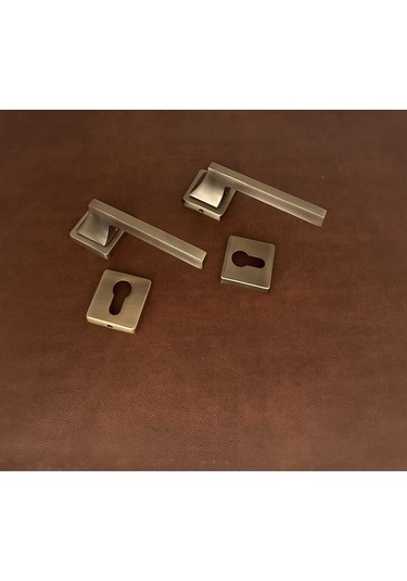 Karo Mat Antik Sarı Kare Rozetli Zamak Çelik Kapı Kolu 1 Takım