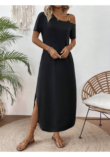 Kadın Tek Omuzdan Açık Toka Detaylı Yandan Yırtmaçlı Maksi Boy Viskon Elbise Siyah