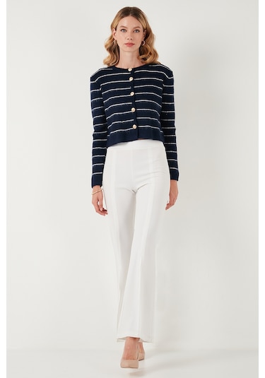 Lela Standart Fit Çizgili Yumuşak Dokulu Crop Triko Bayan Hırka 4615551 Lacivert