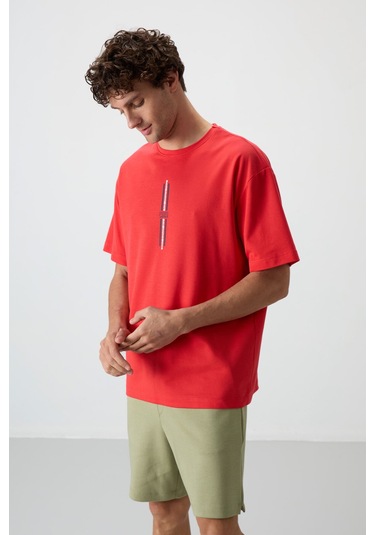 Tommy Life Fiesta Pamuklu Kalın Yüzeyi Dokulu Oversize Fit Baskılı Erkek T-shirt - 88366 Kirmizi