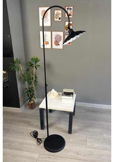 Siyah Lambader Modern Dekoratif Metal Oturma Odası Çalışma Odası Zemin Lambası 6977 Siyah