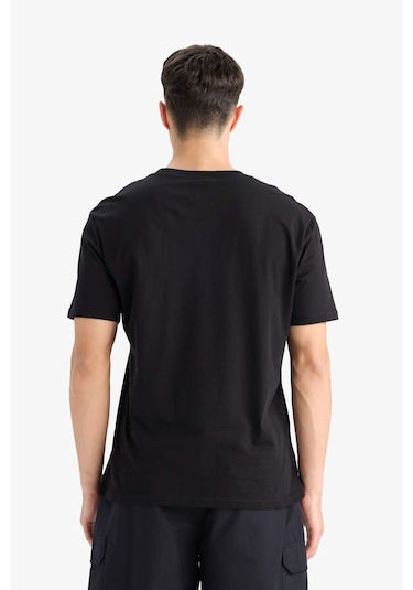 DeFacto Pamuk New Regular Fit Bisiklet Yaka Basic Düz Kısa Kollu Siyah Tişört V7699AZ25SPBK81 DeFacto Pamuk New Regular Fit Bisiklet Yaka Basic Düz Kısa Kollu Siyah Tişört V7699AZ25SPBK81