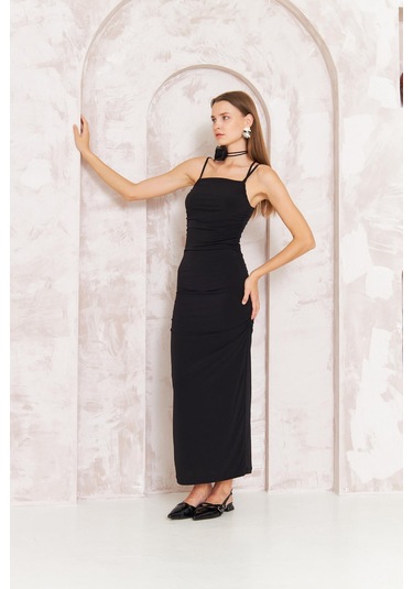 Kadın Siyah Gül Detaylı Bodycon Askılı Midi Elbise Dm1053 Siyah