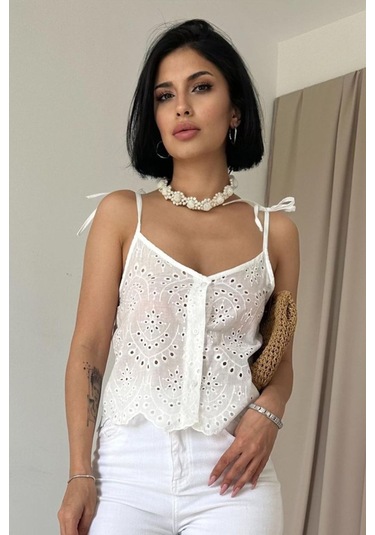 Beyaz Bağcıklı Brode Bluz Beyaz