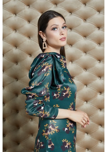 Emprime Desenli Saten Dokulu Midi Elbise Şık Ve Modern Stil Yeşil