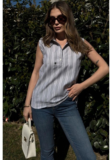 Kadın Laci Çizgili, Dokulu Yazlık Kumaş, Yarım Patlı, Sıfır Kollu Bluz Lacivert