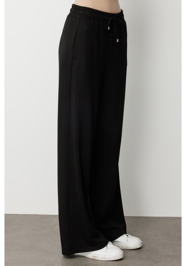 Mizalle Beli Lastikli Yumuşak Dokulu Siyah Jogger Pantolon Siyah