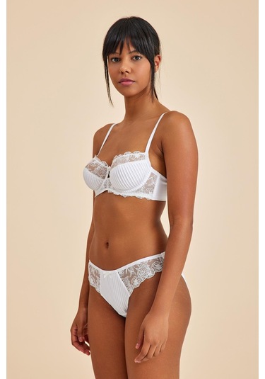 Paris Ekru Balenli Dantelli Dolgusuz Toparlayıcı Balkonet Sütyen ekru