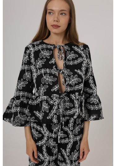Ahes Shopping Fiyonk Bağlamalı Brode Bluz - Siyah Siyah