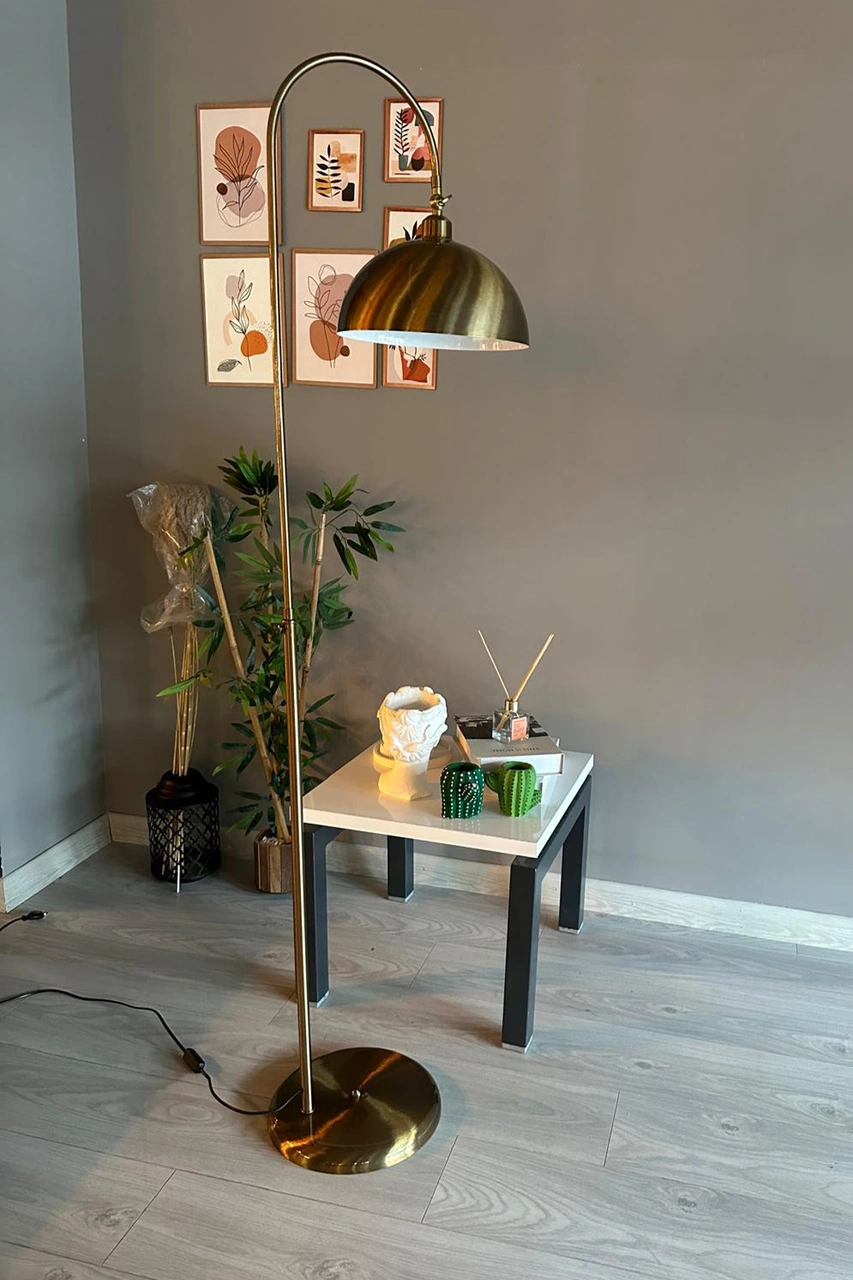 Eskitme Lambader Hareketli Başlık Modern Dekoratif Metal Oturma Odası Çalışma Odası Zemin Lambası Eskitme