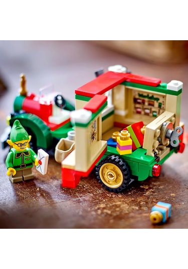 LEGO® Noel Baba’nın Dağıtım Kamyonu 40746 -8 Yaş ve Üzeri Çocuklar için Yılbaşı Hediyesi ve Elf Minifigürü İçeren Oyuncak Yapım Seti (224P)