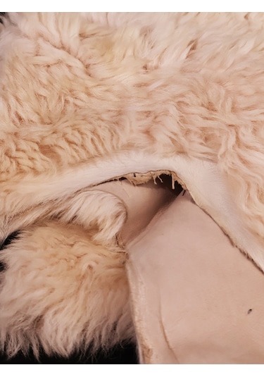 Naturel Zarafet: Hakiki Hayvan Derisi Aksesuarıyla Evinizdeki Do