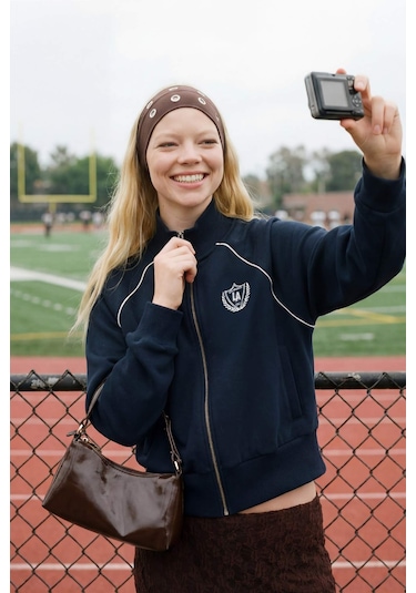 Defacto Loose Fıt Yarım Balıkçı Yaka Kalın Sweatshirt Kumaşı Hırka G8117ax26spnv256 Lacivert-nv256 Defacto Loose Fıt Yarım Balıkçı Yaka Kalın Sweatshirt Kumaşı Hırka G8117ax26spnv256 Lacivert-nv256