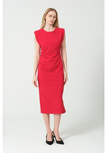 Arka Yırtmaç Detaylı Bel Büzgülü Elbise Kırmızı