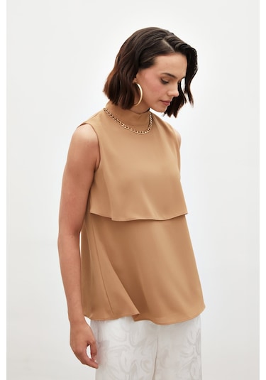Sateen Aksesuar Detaylı Volanlı Bluz - Camel