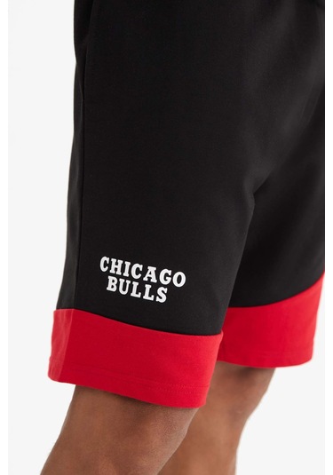 DeFactoFit NBA Chicago Bulls Standart Fit Düz Paça Şort B9894AX25SPBK81
