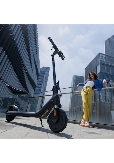 Segway Nınebot E2 II Elektrikli Scooter Siyah