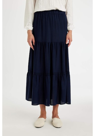 Defacto Regular Fit Esnek Belli Kiloş Siyah Krinkıl Viskon Maxi Etek D5504AX24AUNV135 Lacivert Defacto Regular Fit Esnek Belli Kiloş Siyah Krinkıl Viskon Maxi Etek D5504AX24AUNV135 Lacivert