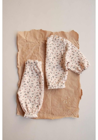 Renkli Çiçek Baskılı Dantelli Şalvar Takım Bej