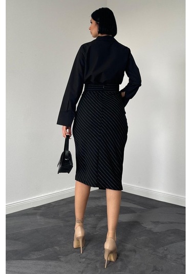 The İstanbul Siyah Çizgili Poliviskon Etek Siyah